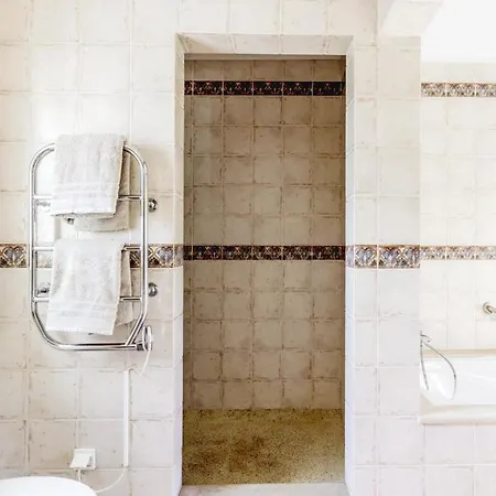 Elegant Da Lagos Luz